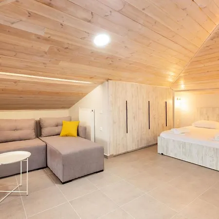 Theasi Apartment